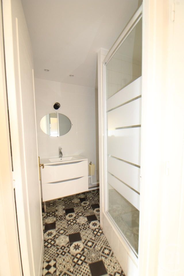 Appartement F3 à louer - 3 pièces - 72.0 m2 - FALAISE - 14 - BASSE-NORMANDIE - Century 21 Cabinet De Loynes