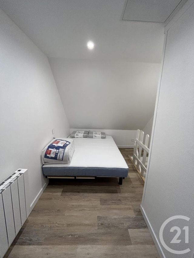 Appartement Duplex à louer - 2 pièces - 23.0 m2 - FALAISE - 14 - BASSE-NORMANDIE - Century 21 Cabinet De Loynes
